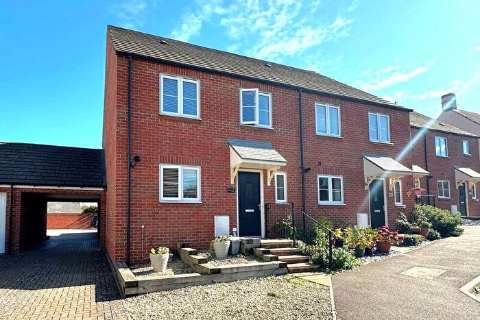 4 Bedroom Terraced House For Sale In Golby Road, Bloxham, OX15