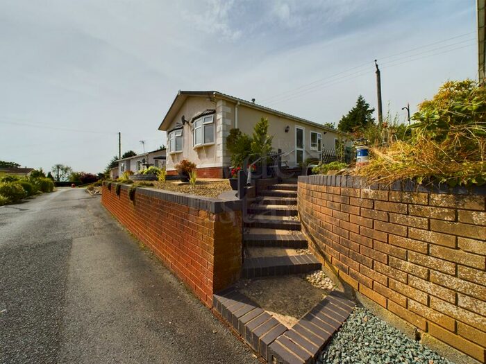 2 Bedroom Park Home For Sale In Doddington Heights Residential Park Home Site, Earls Ditton Lane, Hopton Wafers, DY14