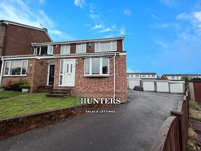 3 Bedroom Semi Detached House To Rent In Walnut Drive, Pontefract, WF8