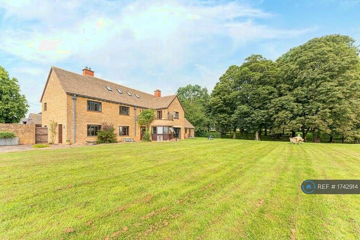 6 Bedroom Detached House To Rent In Croughton Road, OX17
