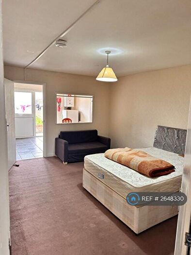 Studio To Rent In Meadow Garth, London, NW10