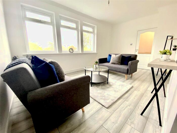 3 Bedroom SemiDetached House For Sale In Wallacewell Road, Glasgow G21