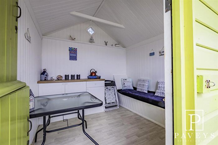 Chalet For Sale In Southcliff Promenade, Walton On The Naze, CO14