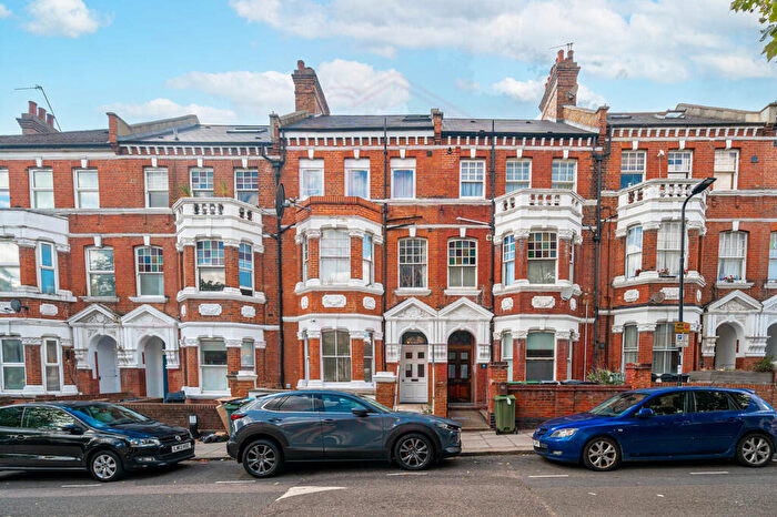 Apartment To Rent In Mazenod Avenue, West Hampstead, London, NW6