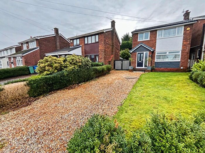 3 Bedroom Detached House For Sale In Stokesay Close, Bury, BL9