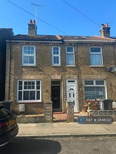 3 Bedroom Terraced House To Rent In Manor Road, Chelmsford, CM2