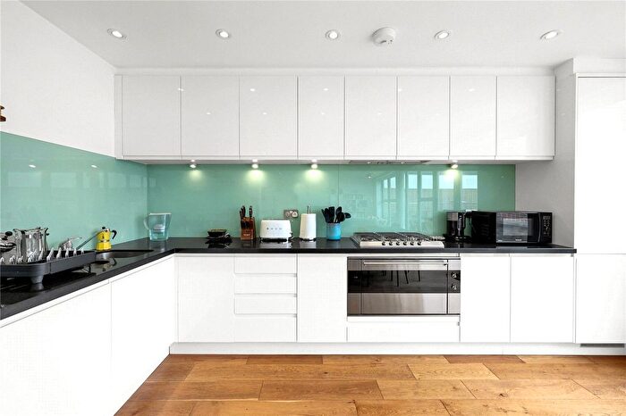 2 Bedroom Flat To Rent In Seward Street, London, EC1V
