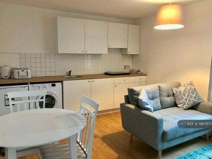 2 Bedroom Flat To Rent In Thesiger Street, Lincoln, LN5