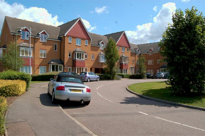 1 Bedroom Flat To Rent In Redoubt Close, Hitchin, SG4
