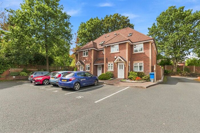 2 Bedroom Flat For Sale In Burnett Road, Streetly Village, Sutton Coldfield, B74