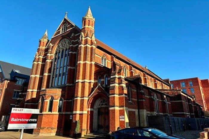 3 Bedroom Flat To Rent In Barnabas Apartments, London, N12