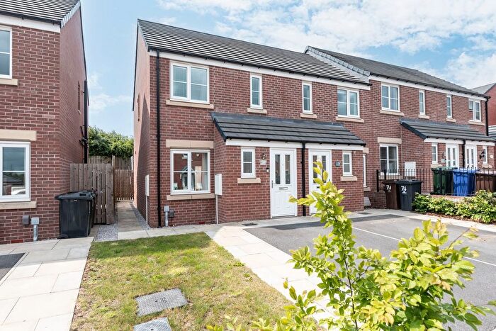 2 Bedroom Town House To Rent In Kestrel Avenue, Barnsley, S75