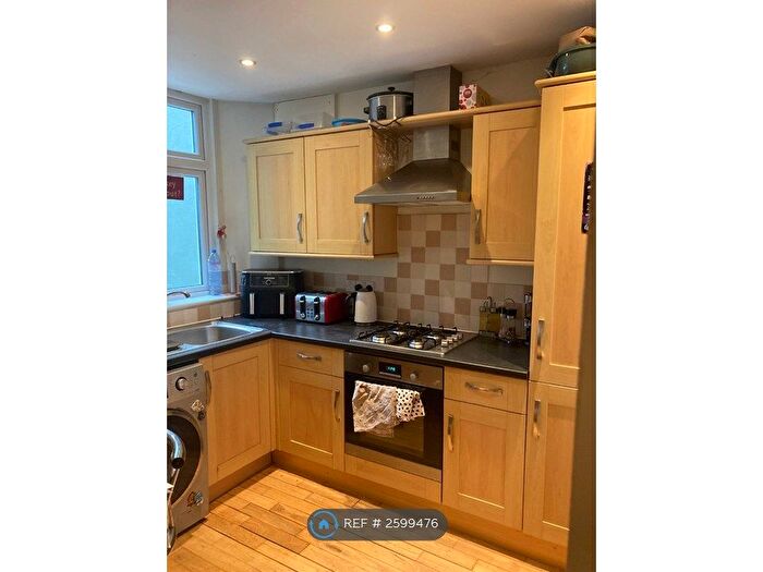 2 Bedroom Flat To Rent In Citadel Road, Plymouth, PL1