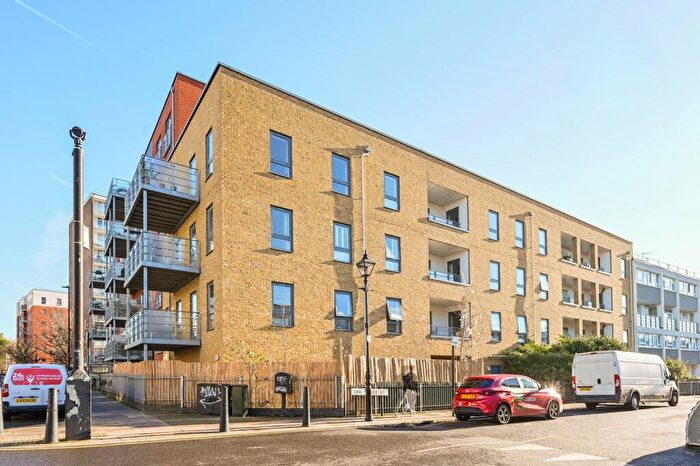 Studio To Rent In Heath Place, Bow, London, E3