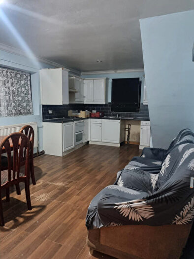 1 Bedroom Flat To Rent In Hepworth Gardens, Barking, IG11
