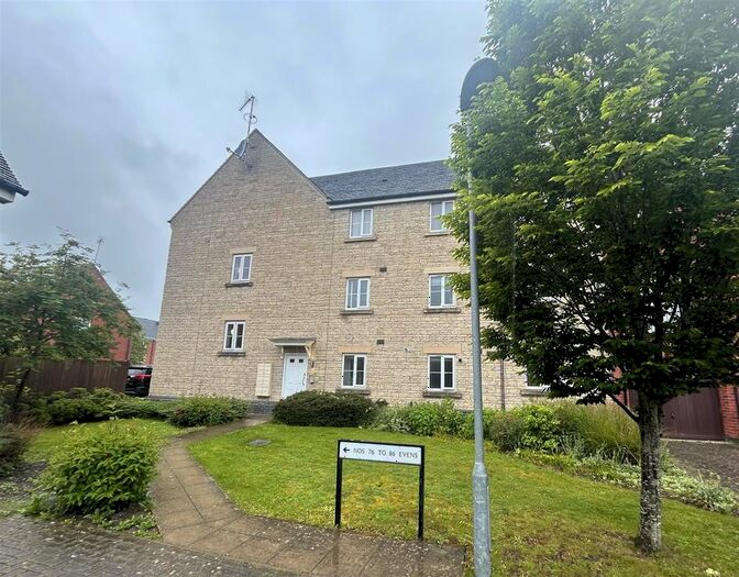 2 Bedroom Flat To Rent In Deneb Drive, Swindon, SN25