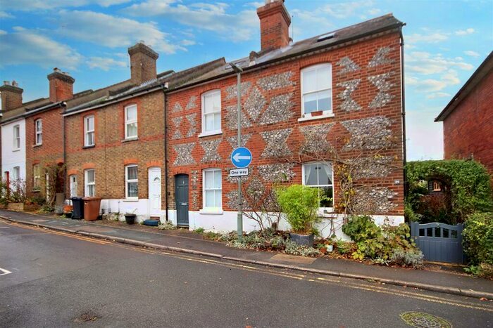 3 Bedroom House To Rent In Cooper Road, Guildford, GU1