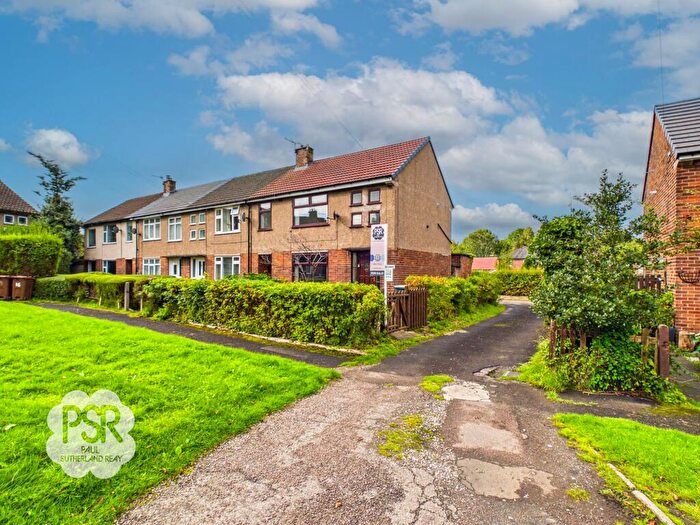 3 Bedroom Terraced House For Sale In Poplar Avenue, New Mills, SK22