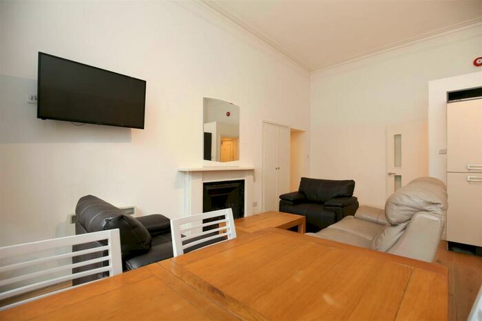 2 Bedroom Apartment To Rent In (£pppw)Grainger Street, City Centre, Newcastle Upon Tyne, NE1