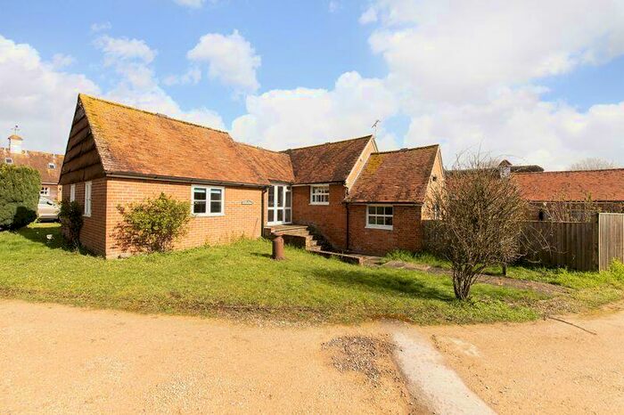 3 Bedroom Semi-Detached House For Sale In The Old Dairy, Sunningwell, OX13