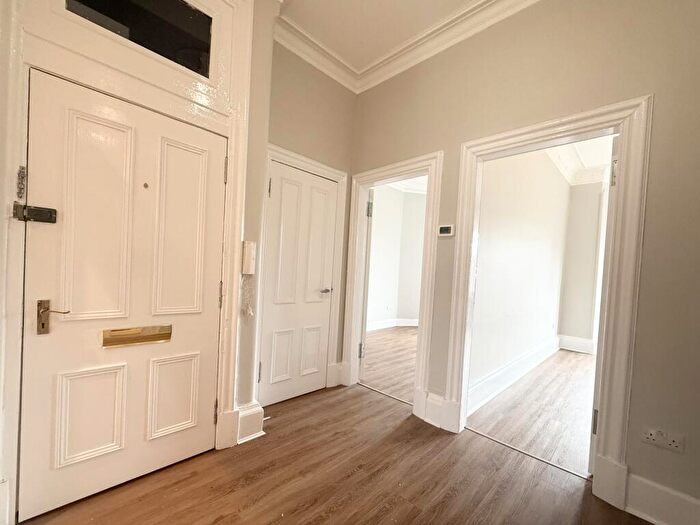 2 Bedroom Flat To Rent In Cumbernauld Road, Glasgow, G31