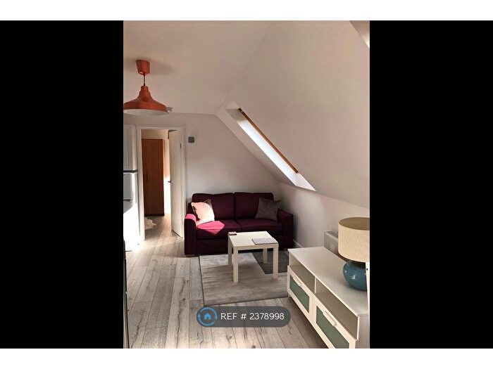 1 Bedroom Flat To Rent In Brady Drive, Bromley, BR1