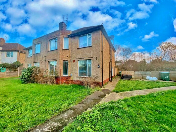 2 Bedroom Flat To Rent In Highfield Gardens, Bognor Regis, West Sussex, PO22