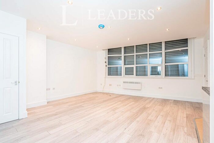 2 Bedroom Apartment To Rent In Bridge Road Southampton, SO19