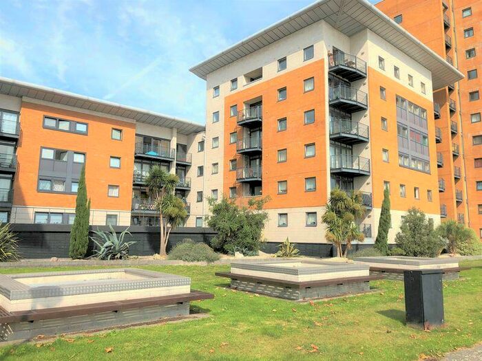 2 Bedroom Apartment To Rent In Hull Place, London, E16