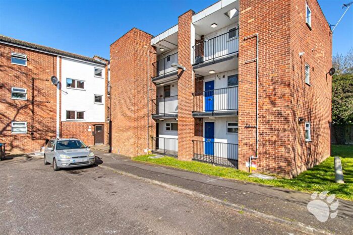 1 Bedroom Flat For Sale In Appleford Court, Pitsea, SS13
