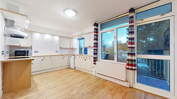 4 Bedroom Maisonette To Rent In Princes Way, London, SW19