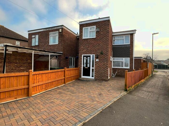 3 Bedroom Semi-Detached House To Rent In Anthony Grove, Gosport, PO12