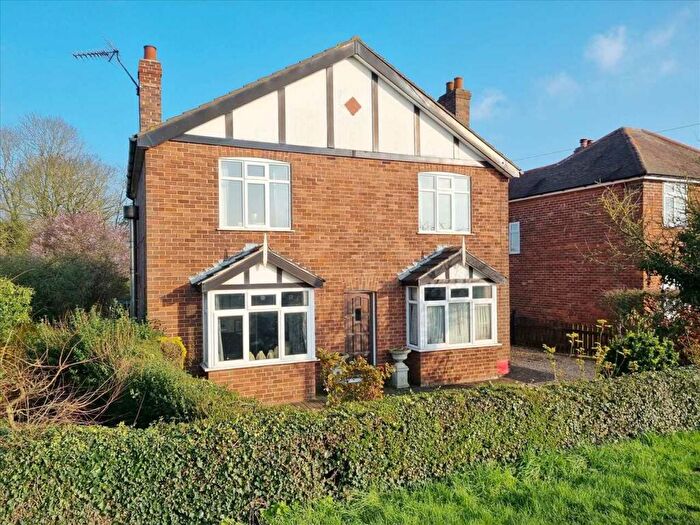 3 Bedroom Detached House For Sale In West View, Lincoln Road, Digby, LN4