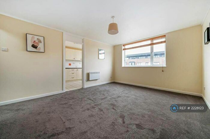2 Bedroom Flat To Rent In Camden House, Hemel Hempstead, HP1
