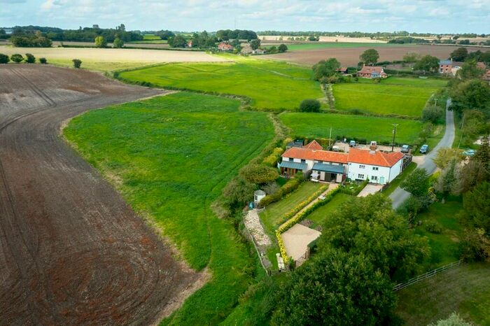 2 Bedroom Barn Conversion For Sale In Bridge Road, Bunwell, NR16
