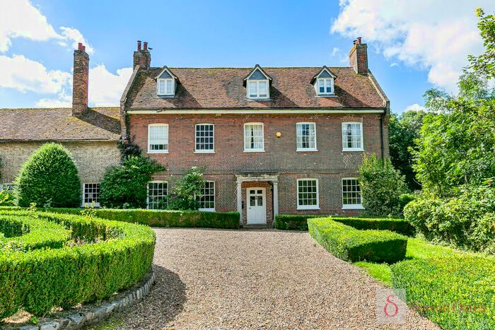 6 Bedroom Detached House To Rent In Sacombe, Ware, SG12