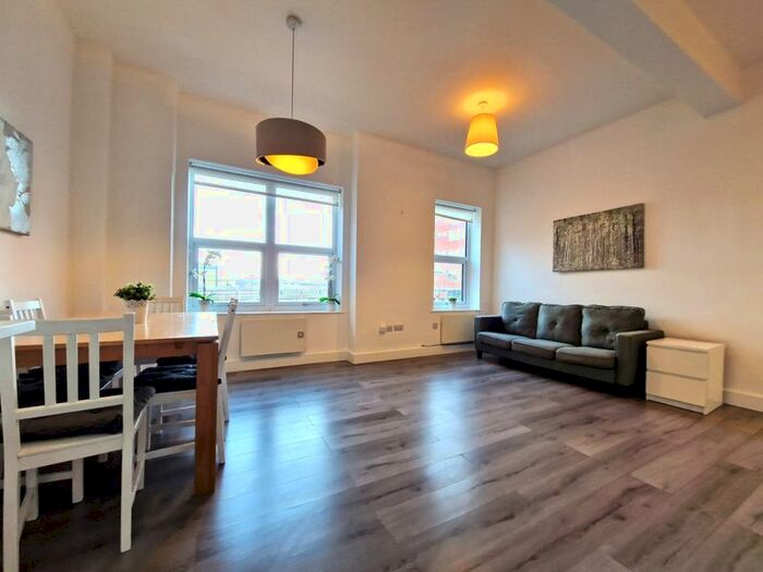 2 Bedroom Flat To Rent In Kinash House, Woodside Park, Rugby, CV21