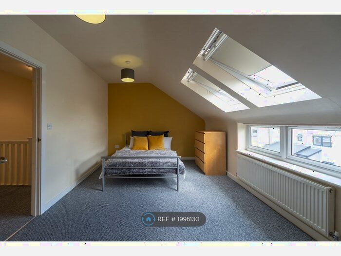 6 Bedroom Semi-Detached House To Rent In Radcliffe Mount, Nottingham, NG2