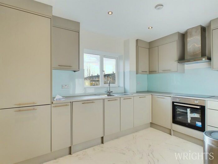 2 Bedroom Apartment To Rent In Margery Wood, Welwyn Garden City, AL7