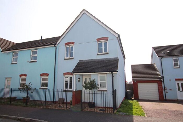 3 Bedroom End Of Terrace House For Sale In Chaucer Grove, Exeter, EX4