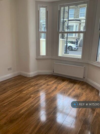 6 Bedroom Semi-Detached House To Rent In Flaxman Road, Brixton, Camberwell, Dulwich, Clapham, Herne Hill, SE5