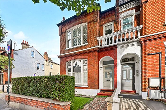 3 Bedroom End Of Terrace House For Sale In Wandsworth Bridge Road, Fulham, London, SW6