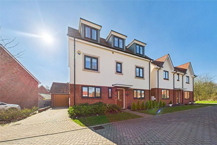 4 Bedroom Town House For Sale In Glover Crescent, Arborfield Green, Reading, Berkshire, RG2