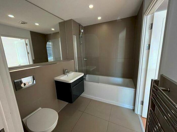 1 Bedroom Flat To Rent In Trafford House, Basildon, SS16