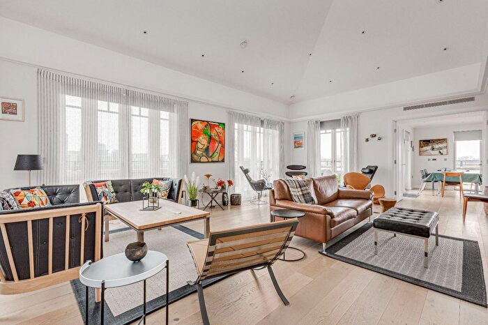 3 Bedroom Flat To Rent In Carnwath Road, South Park, SW6