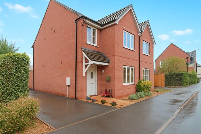 4 Bedroom Semi-detached House For Sale In Great Tithes Place, Crewe, CW1
