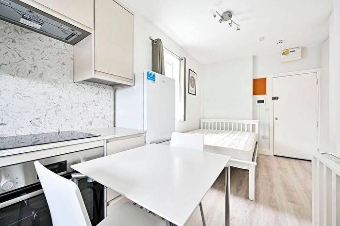 Studio To Rent In Uxbridge Road, Shepherd's Bush, London, W12