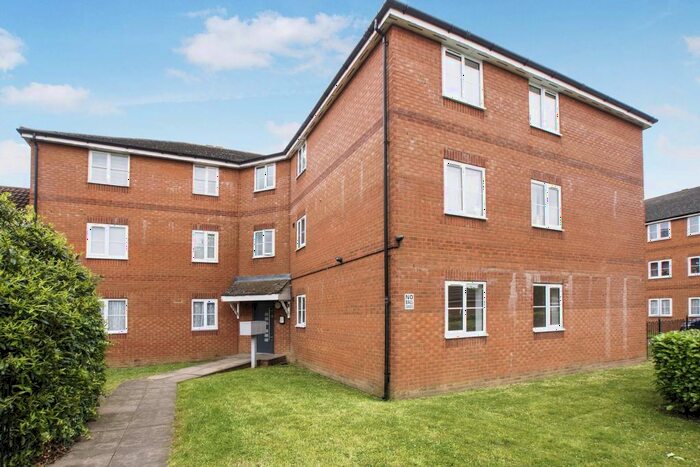 2 Bedroom Flat To Rent In Greenwood Avenue, Enfield, EN3