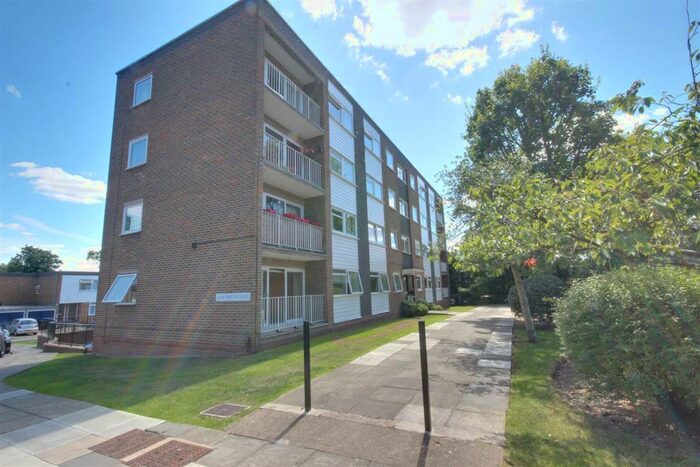 2 Bedroom Flat To Rent In Maplin Close, London, N21