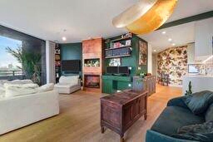 1 Bedroom Flat To Rent In Penn Street, London, N1